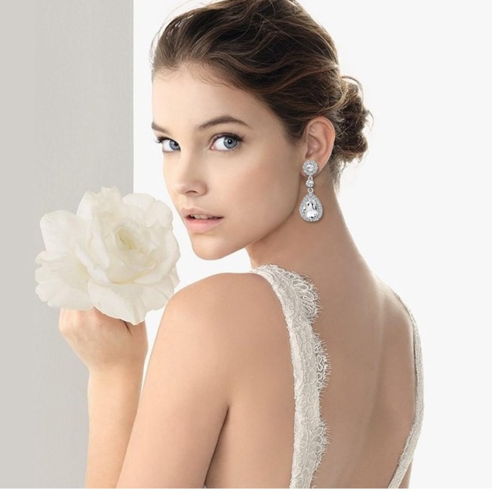Clip on Teardrop earrings Louvre Paris style
